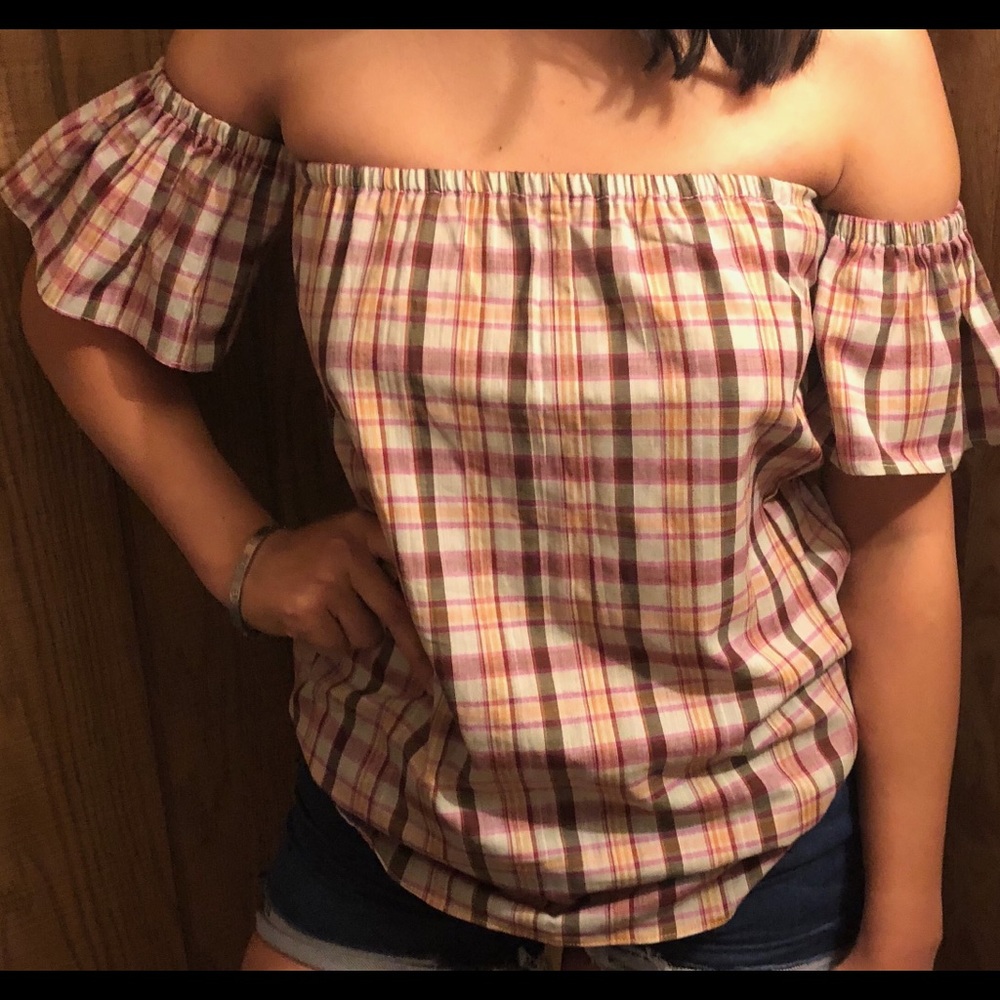 Shoulder blouse